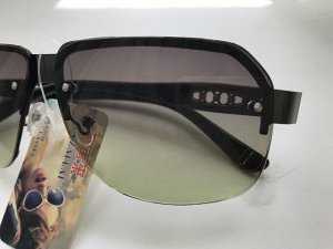 Солнцезащитные очки унисекс с зеленоват. стеклами УЦЕНКА