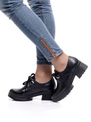 Туфли Страна производитель: Турция
Размер женской обуви x: 36
Полнота обуви: Тип «F» или «Fx»
Сезон: Весна/осень
Тип носка: Закрытый
Форма мыска/носка: Закругленный
Каблук/Подошва: Каблук
Высота каблу