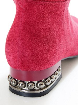 Сапоги Страна производитель: Китай
Вид обуви: Сапоги
Сезон: Весна/осень
Размер женской обуви x: 36
Полнота обуви: Тип «F» или «Fx»
Цвет: Малиновый
Материал верха: Замша
Материал подкладки: Байка
Форма