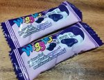 Зефир Wiggles покрытый черничной глазурью с черничным джемом внутри