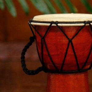 Музыкальный инструмент барабан джембе "Классика" 15х10х10 см