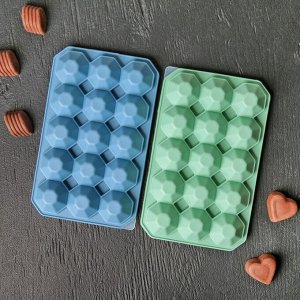 Форма для льда и шоколада с крышкой «Алмаз», 15 ячеек, 20-12,7-3,5 см, цвет МИКС