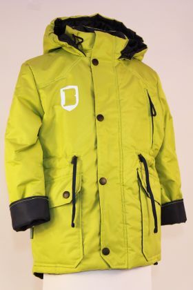 Яблоко Современная куртка для мальчика из непромокаемых и непродуваемых тканей с дополнительной пропиткой, которая позволяет дополнительно изолироваться от проявлений неблагоприятной погодной среды в 