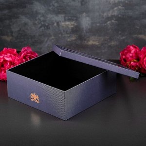 Коробка подарочная, 26,5 х 26,5 х 10 см