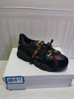 Кроссовки