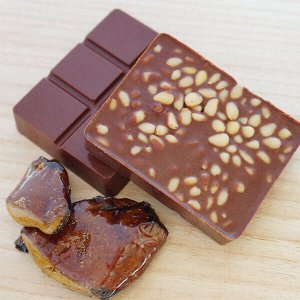 ШОКОЛАД МОЛОЧНЫЙ "КЕДРОВЫЙ ОРЕХ И ЖИВИЦА"