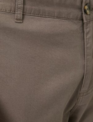 брюки Материал: %97  Хлопок, %3 Эластан Параметры модели: рост: 188 cm, грудь: 99, талия: 75, бедра: 95  Надет размер: 42