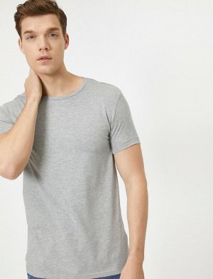 футболка Материал: %95 Хлопок, %5 Эластан Параметры модели: рост: 188 cm, грудь: 99, талия: 75, бедра: 95 Надет размер: L