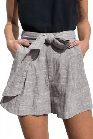 Серая льняная юбка-шорты с поясом-бантом и прорезными карманами
