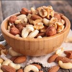 Микс 4: Фундук очищенный, Кешью отборный не жаренный, Грецкий орех очищенный в/с, 300 гр.