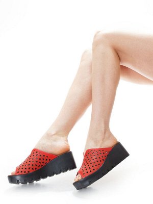 Шлепки Страна производитель: Турция
Размер женской обуви x: 36
Полнота обуви: Тип «F» или «Fx»
Материал верха: Натуральная кожа
Материал подкладки: Натуральная кожа
Каблук/Подошва: Танкетка
Высота каб
