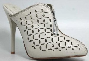 Шлепки Страна производитель: Китай
Размер женской обуви x: 36
Полнота обуви: Тип «F» или «Fx»
Вид обуви: Мюли
Материал верха: Натуральная кожа
Материал подкладки: Натуральная кожа
Каблук/Подошва: Кабл