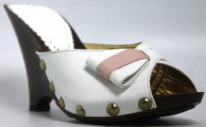Шлепки Страна производитель: Турция
Размер женской обуви x: 36
Полнота обуви: Тип «F» или «Fx»
Материал верха: Натуральная кожа
Материал подкладки: Натуральная кожа
Стиль: Городской
Цвет: Белый
Форма 