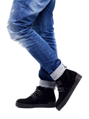Ботинки Страна производитель: Турция
Полнота обуви: Тип «F» или «Fx»
Материал верха: Замша
Материал подкладки: Байка
Стиль: Повседневный
Форма мыска/носка: Закругленный
Каблук/Подошва: Платформа
Высот