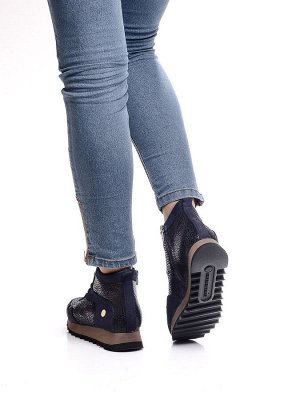 Ботинки Страна производитель: Турция
Размер женской обуви x: 37
Полнота обуви: Тип «F» или «Fx»
Вид обуви: Ботинки
Сезон: Весна/осень
Материал верха: Натуральная кожа
Материал подкладки: Флис
Тип носк