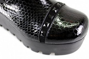 Полусапоги Страна производитель: Турция
Вид обуви: Полусапоги
Размер женской обуви x: 36
Полнота обуви: Тип «F» или «Fx»
Цвет: Черный
Материал верха: Лаковая кожа натуральная
Материал подкладки: Флис
