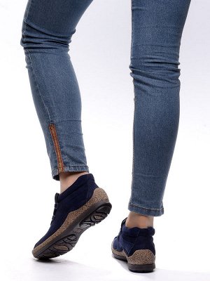 Ботинки Страна производитель: Китай
Полнота обуви: Тип «F» или «Fx»
Материал верха: Нубук
Цвет: Синий
Материал подкладки: Байка
Стиль: Повседневный
Форма мыска/носка: Закругленный
Сезон: Весна/осень
В