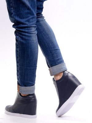 Ботинки Страна производитель: Китай
Вид обуви: Полуботинки
Сезон: Весна/осень
Размер женской обуви x: 36
Полнота обуви: Тип «F» или «Fx»
Материал верха: Натуральная кожа
Материал подкладки: Натуральна