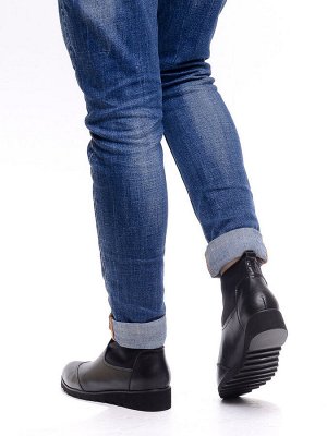 Полусапоги Страна производитель: Китай
Вид обуви: Полусапоги
Сезон: Весна/осень
Размер женской обуви x: 36
Полнота обуви: Тип «F» или «Fx»
Цвет: Черный
Материал верха: Натуральная кожа
Материал подкла