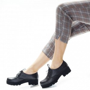 Ботинки Страна производитель: Турция
Тип носка: Закрытый
Размер женской обуви x: 36
Форма мыска/носка: Закругленный
Полнота обуви: Тип «F» или «Fx»
Каблук/Подошва: Плоская подошва
Высота каблука (см):