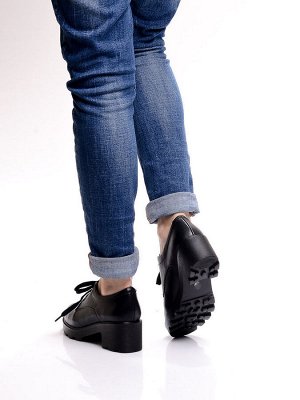 Ботинки Страна производитель: Китай
Полнота обуви: Тип «F» или «Fx»
Материал верха: Натуральная кожа
Цвет: Черный
Материал подкладки: Натуральная кожа
Стиль: Городской
Форма мыска/носка: Закругленный
