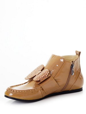 Полусапоги Страна производитель: Китай
Вид обуви: Полусапоги
Размер женской обуви x: 36
Полнота обуви: Тип «F» или «Fx»
Цвет: Бежевый
Материал верха: Лаковая кожа натуральная
Материал подкладки: Натур