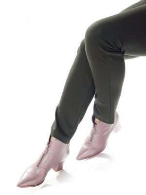 Полусапоги Страна производитель: Китай
Вид обуви: Полусапоги
Сезон: Весна/осень
Размер женской обуви x: 35
Полнота обуви: Тип «F» или «Fx»
Цвет: Розовый
Материал верха: Натуральная кожа
Материал подкл