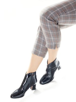 Полусапоги Страна производитель: Китай
Вид обуви: Полусапоги
Сезон: Весна/осень
Размер женской обуви x: 35
Полнота обуви: Тип «F» или «Fx»
Цвет: Черный
Материал верха: Лаковая кожа натуральная
Материа