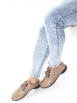 Ботинки Страна производитель: Китай
Размер женской обуви x: 36
Полнота обуви: Тип «F» или «Fx»
Вид обуви: Ботинки
Сезон: Весна/осень
Материал верха: Лаковая кожа натуральная
Материал подкладки: Натура