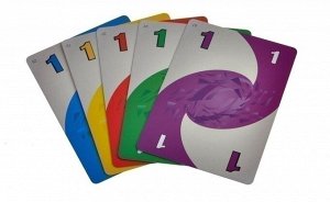 Хрумми Весёлая игра для шумных компаний, правила которой можно понять за 5 минут. Задача игроков - собирать карты в руке по 3 штуки: или три карты одного цвета или три карты с одной цифрой. Собирая та