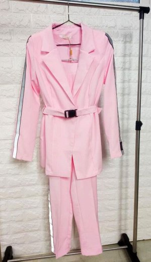 Костюм Идет на 42 - Об 88- 92 см
Внимание: цвет розовый

материал: костюмка  софт
