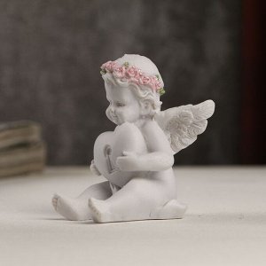 Сувенир полистоун "Белоснежный ангел в розовом веночке замком-сердцем" 6х4,5х6,5 см