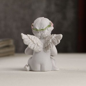 Сувенир полистоун "Белоснежный ангел в розовом веночке замком-сердцем" 6х4,5х6,5 см