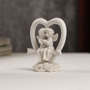 Сувенир полистоун "Ангелочки в сердце" 6х5,5х3 см