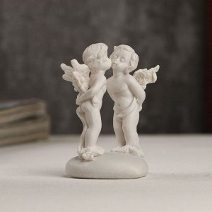Сувенир полистоун "Белоснежные ангелы - первый поцелуй" 6,2х4х3,6 см