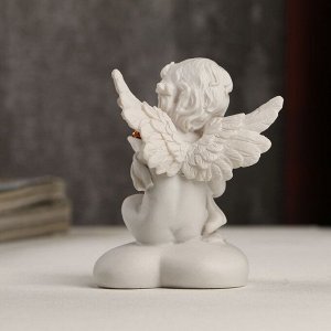 Сувенир полистоун "Белоснежный ангел на сердце с красным шариком" 8х5,5х5,4 см