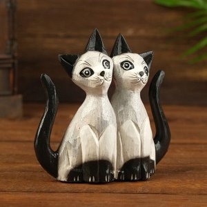 Сувенир «Кошки с темными лапками», 4x13x13 см, дерево