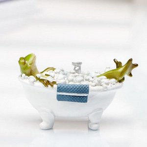 Сувенир полистоун миниатюра "Лягушонок принимает ванну с пеной" 5.5х5.5х9 см