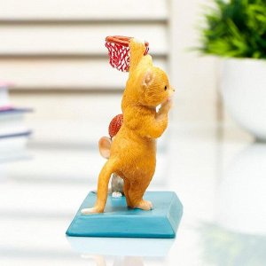 Сувенир полистоун миниатюра "Кот и мышка играют в баскетбол" 10х5,9х10,5 см