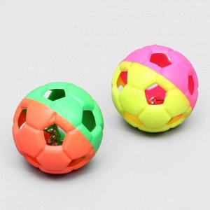 Игрушка резиновая "Футбольный мяч" с бубенчиком, 6 см, микс цветов