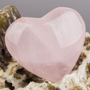 Сердце из Розового кварца (Мадагаскар)