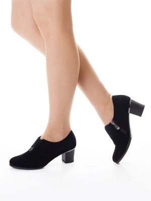 Ботильоны Страна производитель: Китай
Полнота обуви: Тип «F» или «Fx»
Материал верха: Замша
Цвет: Черный
Материал подкладки: Натуральная кожа
Стиль: Городской
Форма мыска/носка: Закругленный
Каблук/По