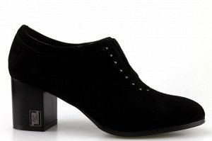 Ботильоны Страна производитель: Китай
Полнота обуви: Тип «F» или «Fx»
Материал верха: Замша
Цвет: Черный
Материал подкладки: Натуральная кожа
Стиль: Молодежный
Форма мыска/носка: Закругленный
Каблук/П