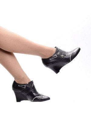 Ботильоны Страна производитель: Китай
Полнота обуви: Тип «F» или «Fx»
Материал верха: Натуральная кожа
Цвет: Черный
Материал подкладки: Натуральная кожа
Стиль: Городской
Форма мыска/носка: Заостренный
