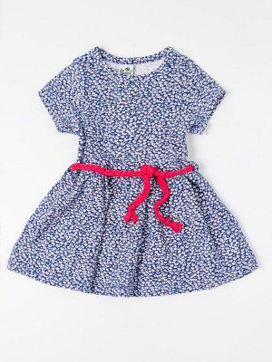 Платье трикотажное с коротким рукавом для девочки с поясом, мелкие цветочки, синий 104-110