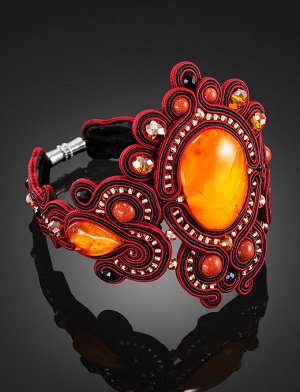 Нарядный плетёный браслет, украшенный натуральным цельным янтарём и кристаллами «Индия», 905201258
