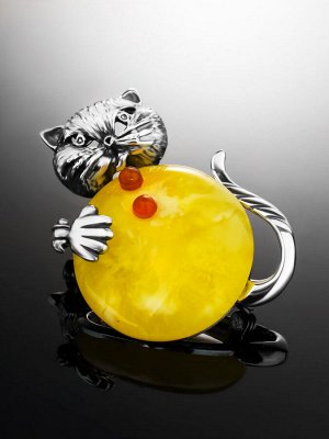 Эффектная серебряная брошь с натуральным медовым янтарём «Котик»