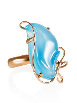 Нежное кольцо из золоченного серебра с голубым халцедоном «Серенада», 010805099