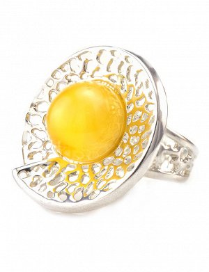 Эффектное кольцо с натуральным янтарём медового цвета «Венера», 606306104