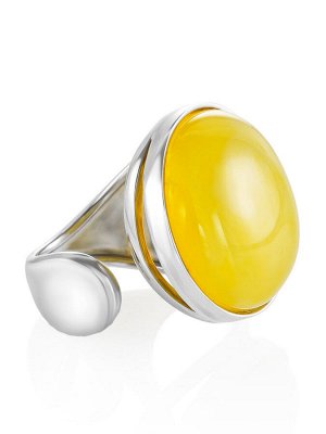 Серебряное кольцо с крупной вставкой из натурального медового янтаря «Глянец», 006306201
